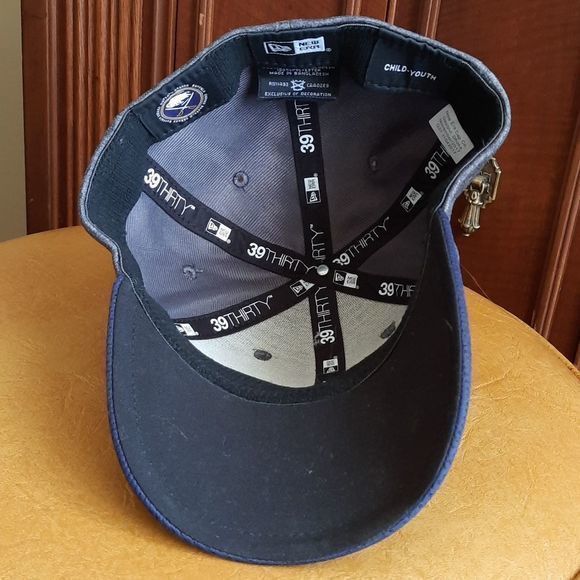 Like NEW- Buffalo Sabres basebal hat, child/youth - Picture 9 of 11